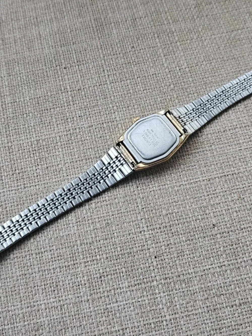 Vintage Seiko Ladies Wristwatch Gold Tone Quartz Analog Wrist Watch